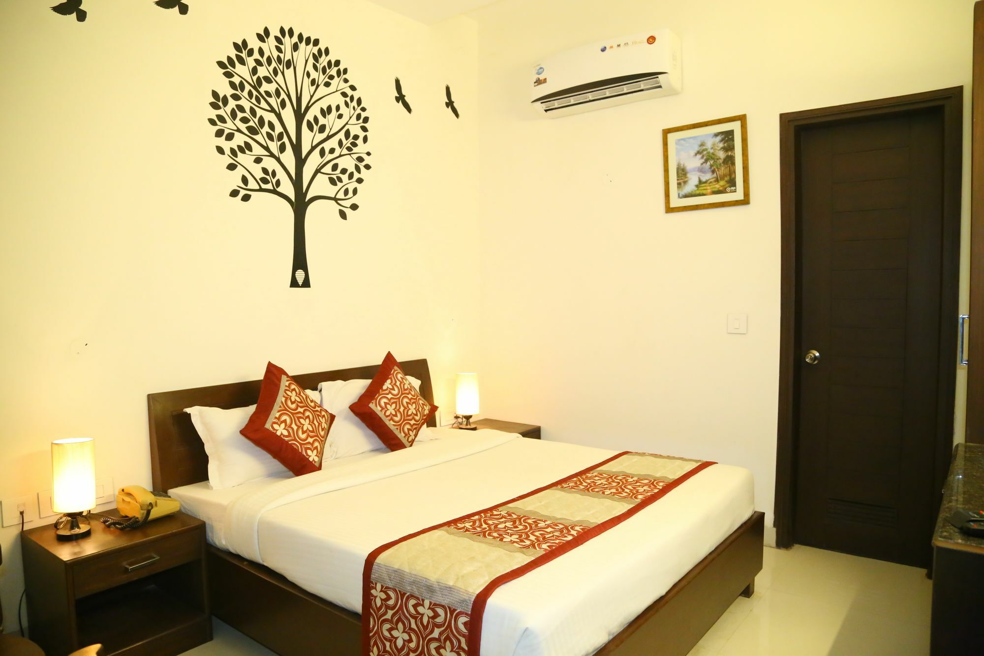 Hotel Oscar Regency Panchkula Bagian luar foto