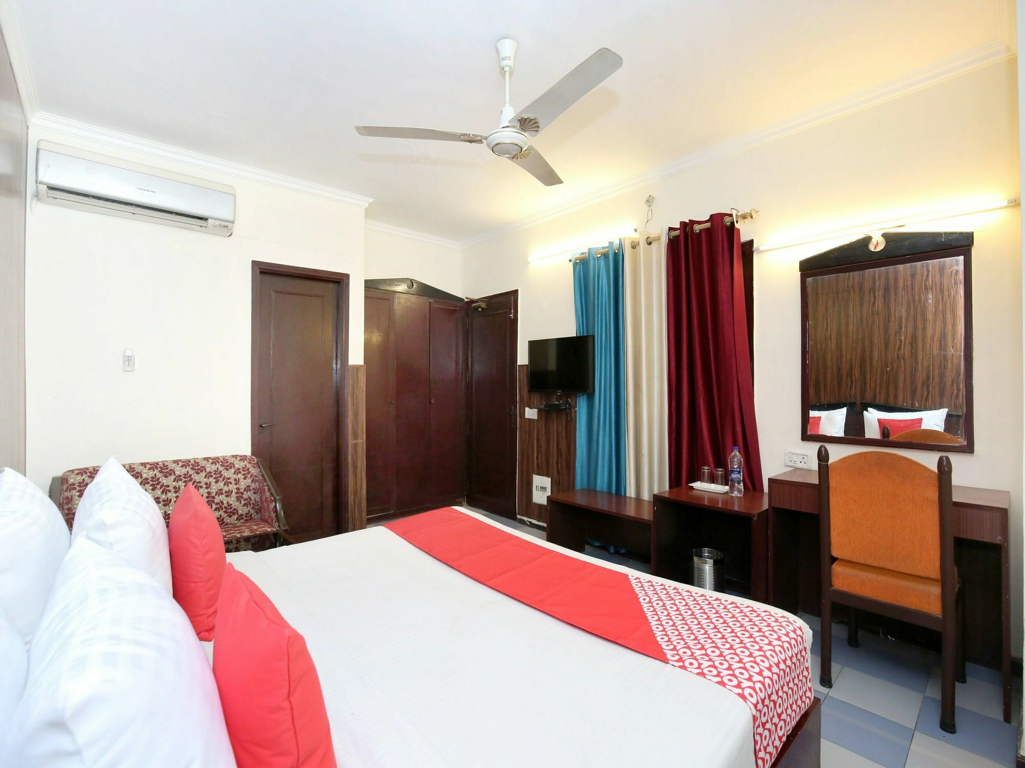 Hotel Oscar Regency Panchkula Bagian luar foto