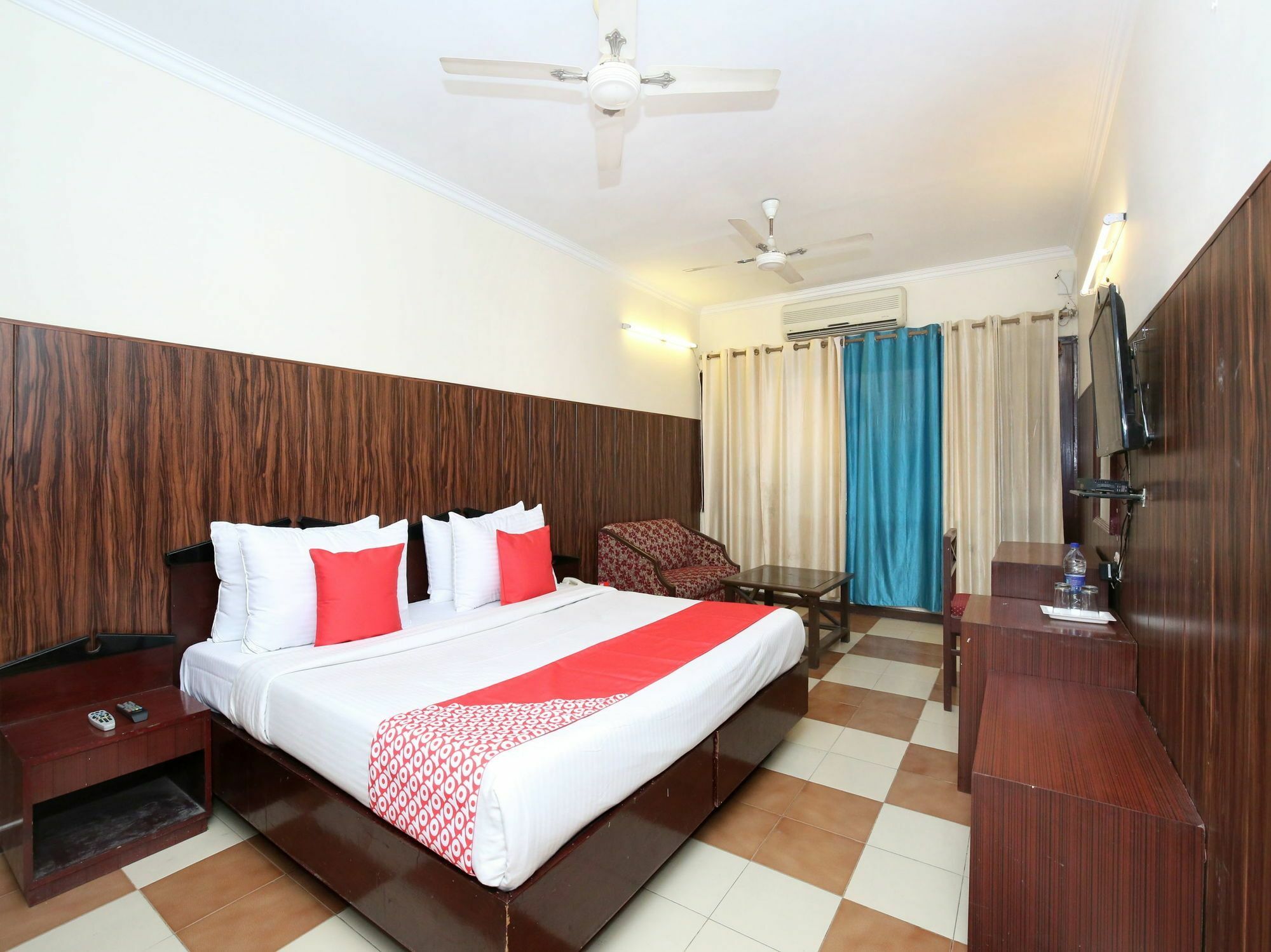 Hotel Oscar Regency Panchkula Bagian luar foto