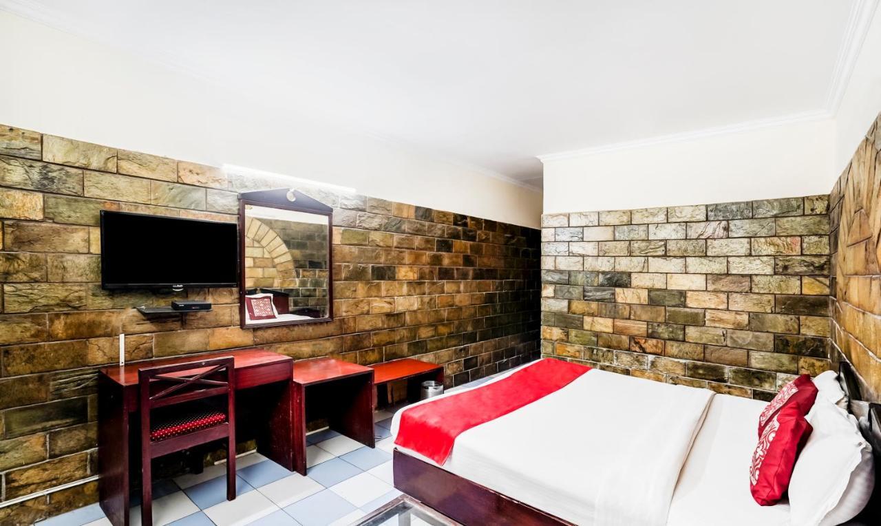 Hotel Oscar Regency Panchkula Bagian luar foto