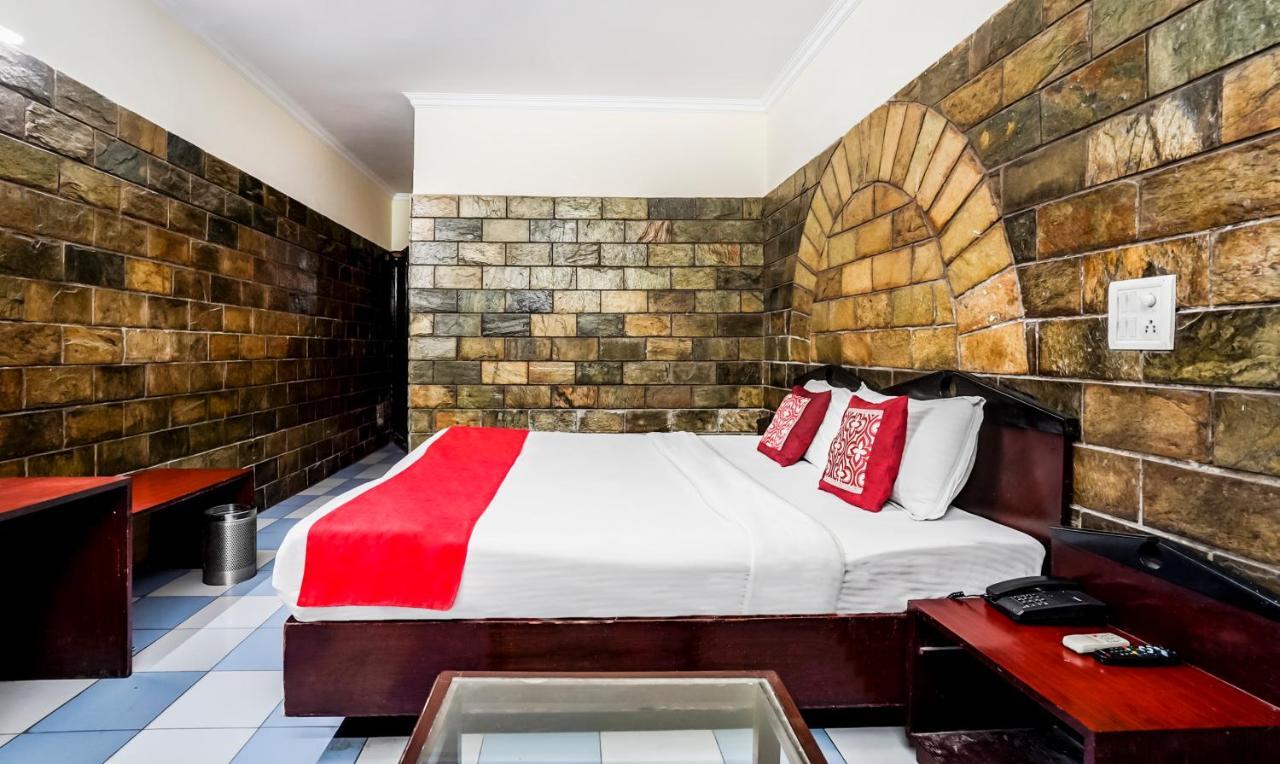 Hotel Oscar Regency Panchkula Bagian luar foto